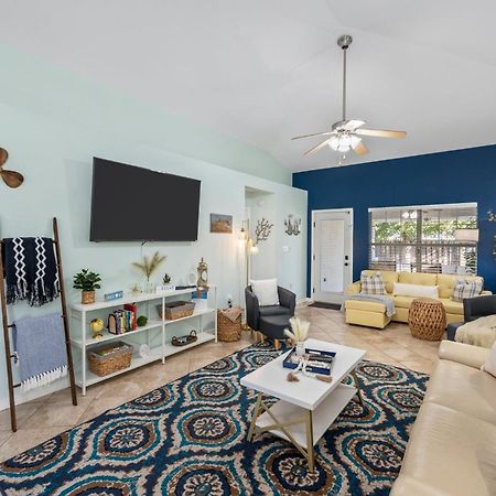 Beautiful Pet Friendly Home! Tropical Pool, Optional Golf Cart & Pool Heat, Minutes To Beach Destin Bagian luar foto
