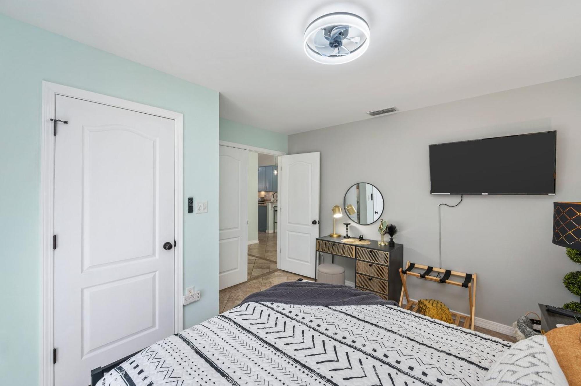 Beautiful Pet Friendly Home! Tropical Pool, Optional Golf Cart & Pool Heat, Minutes To Beach Destin Bagian luar foto