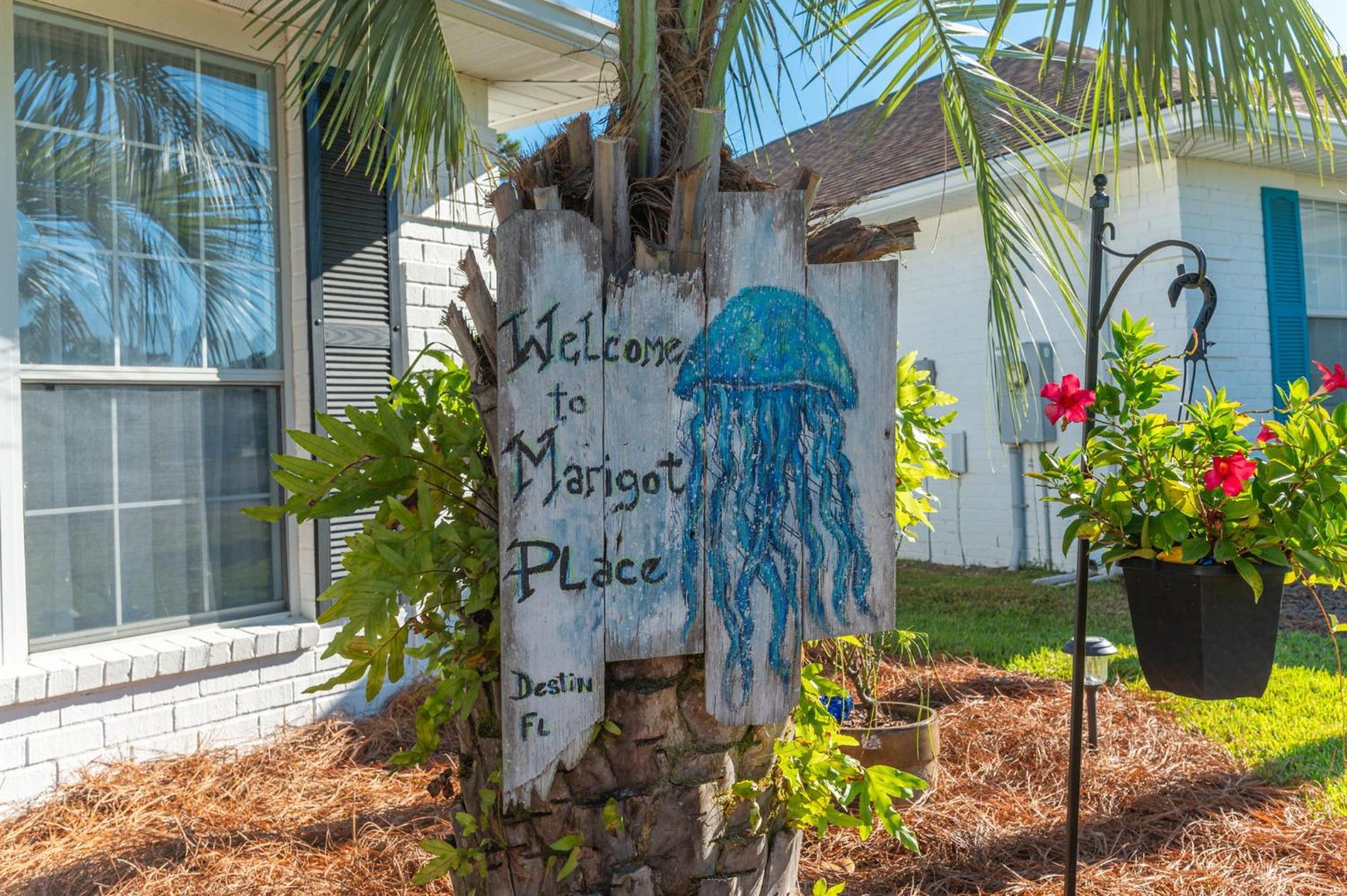 Beautiful Pet Friendly Home! Tropical Pool, Optional Golf Cart & Pool Heat, Minutes To Beach Destin Bagian luar foto