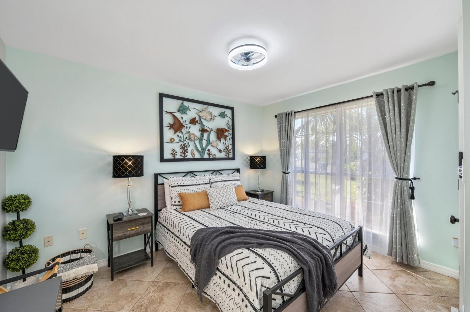 Beautiful Pet Friendly Home! Tropical Pool, Optional Golf Cart & Pool Heat, Minutes To Beach Destin Bagian luar foto