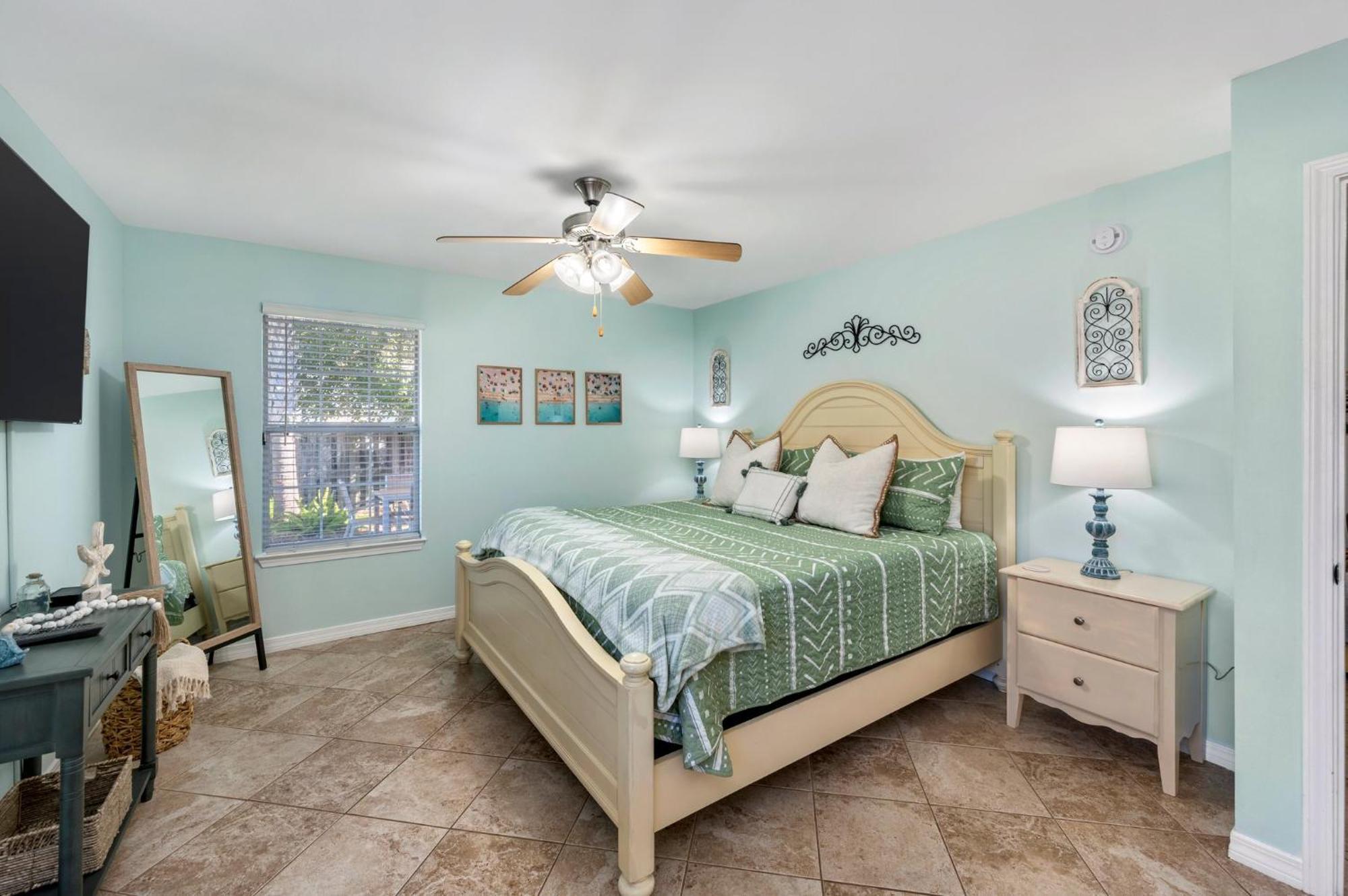 Beautiful Pet Friendly Home! Tropical Pool, Optional Golf Cart & Pool Heat, Minutes To Beach Destin Bagian luar foto